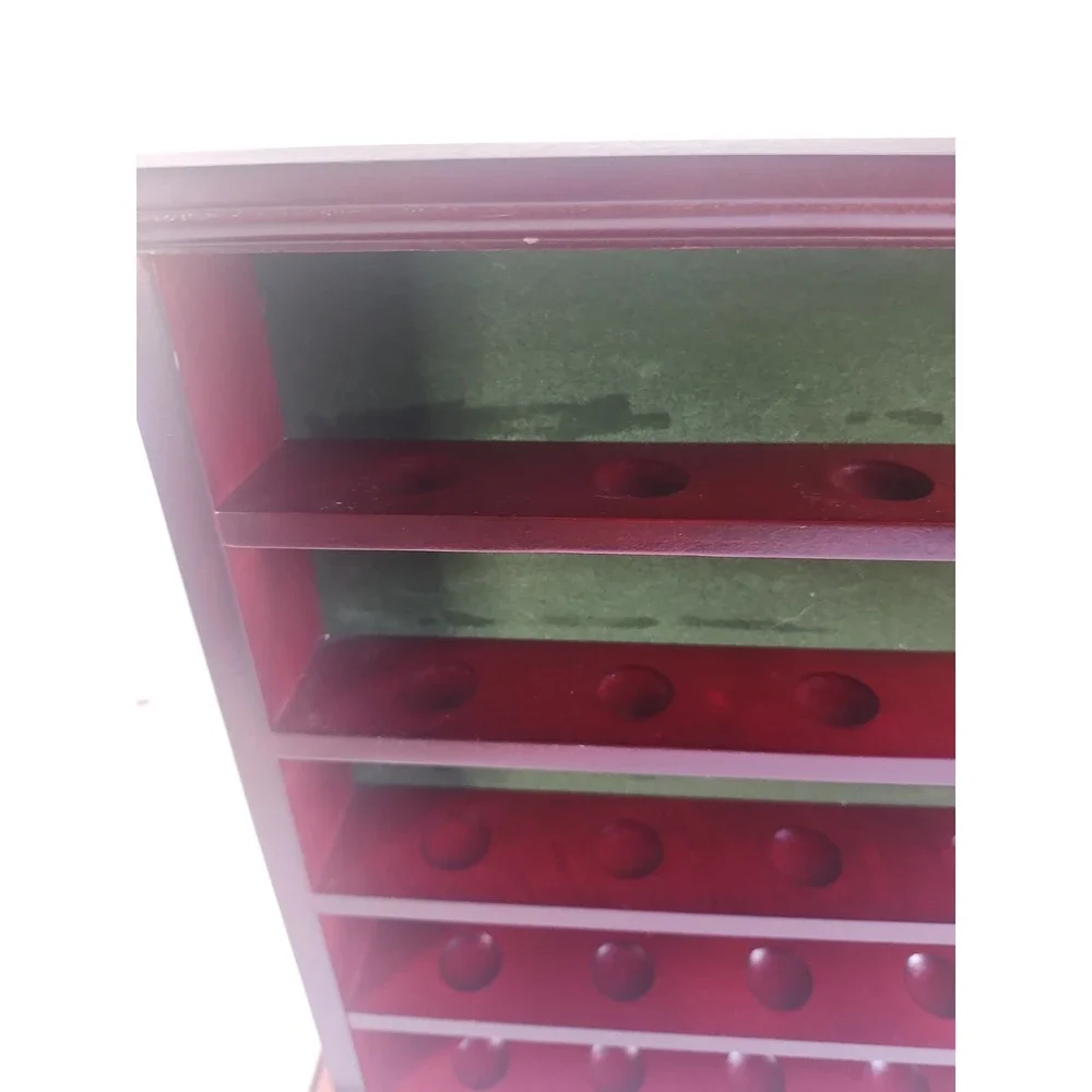 Golf Ball Display Case Wall or Stand Alone Green Felt Back Holds 25 Balls